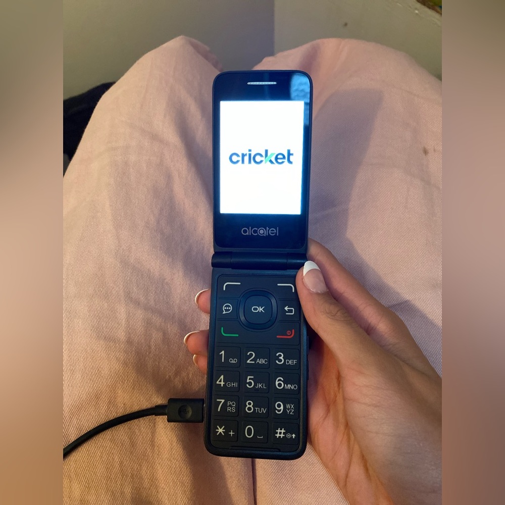 Alcatel quickflip flip phone